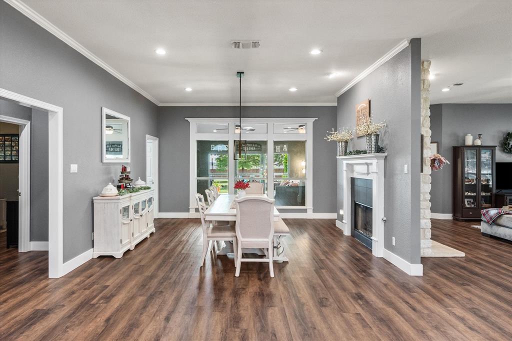 2811 London Lane