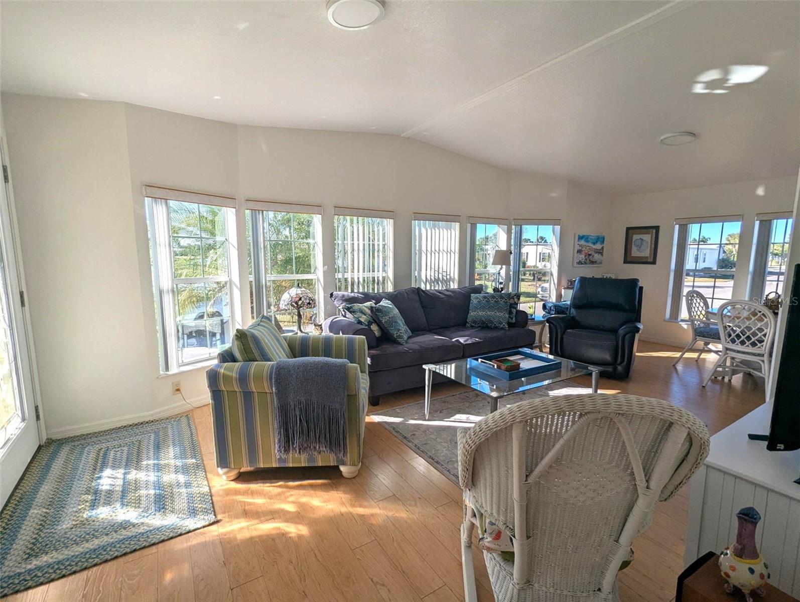 2100 Kings Highway 261