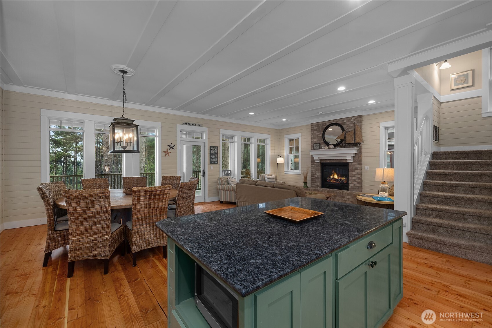 21 N Glen Lane