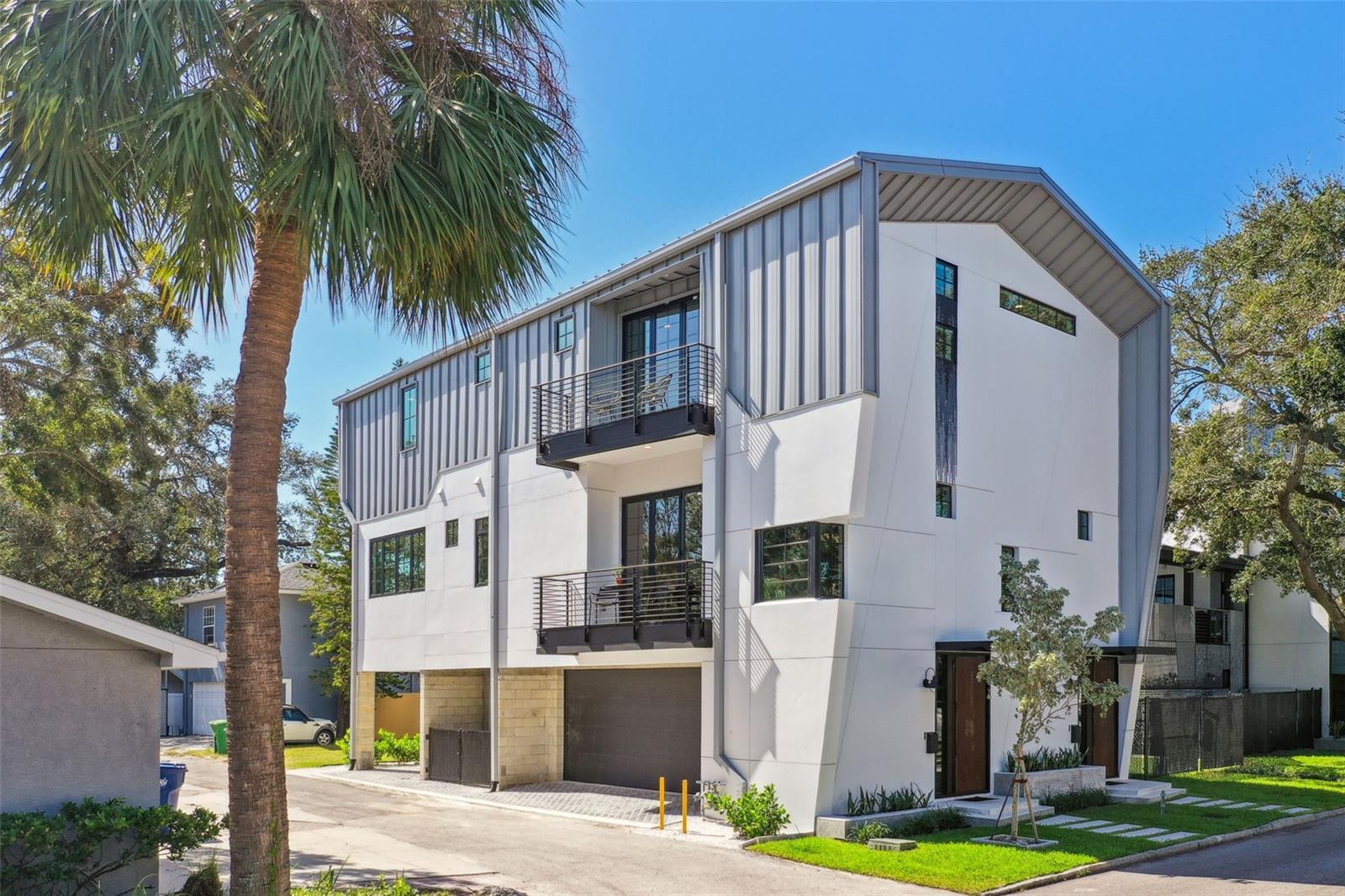 1312 W Azeele Street 1