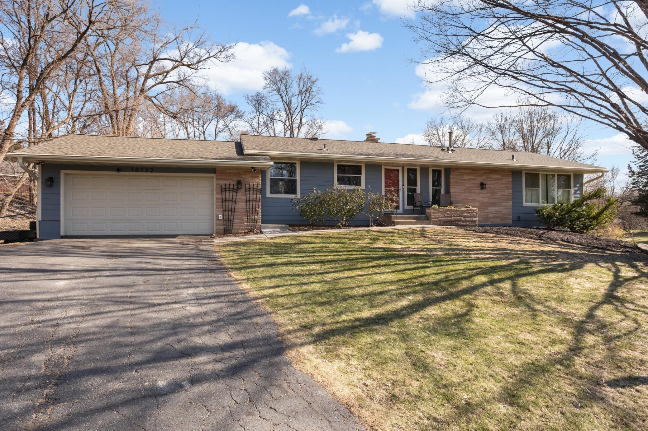 10732 James Circle