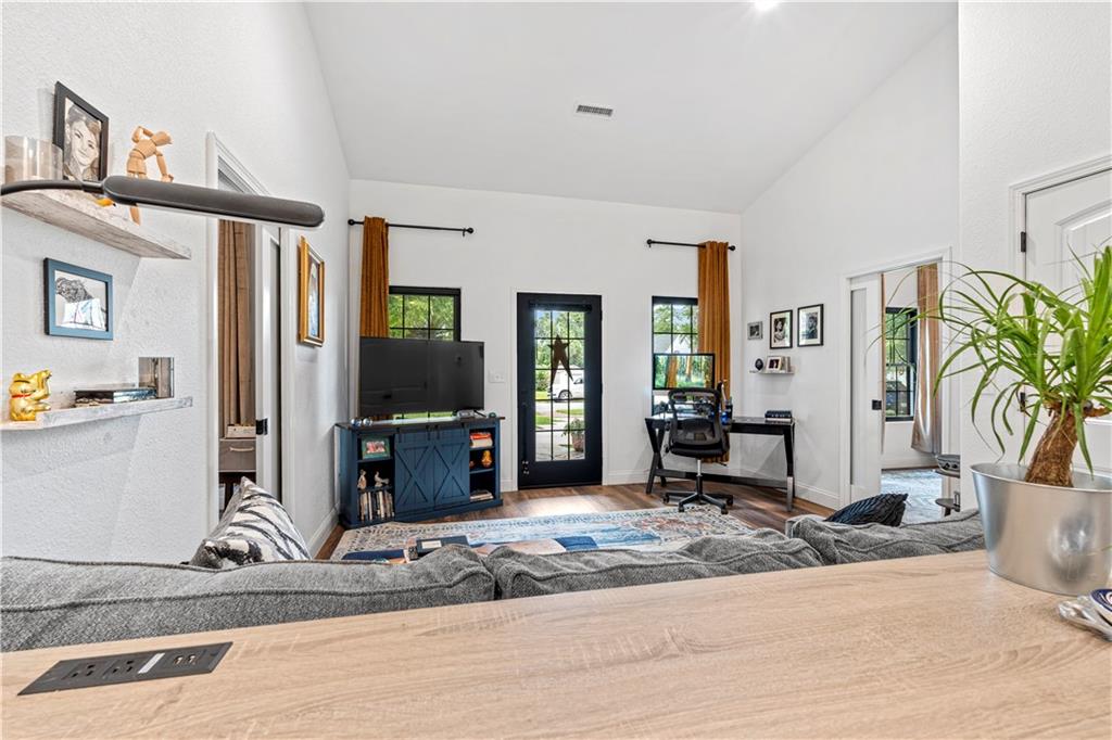 427 W Walnut Street