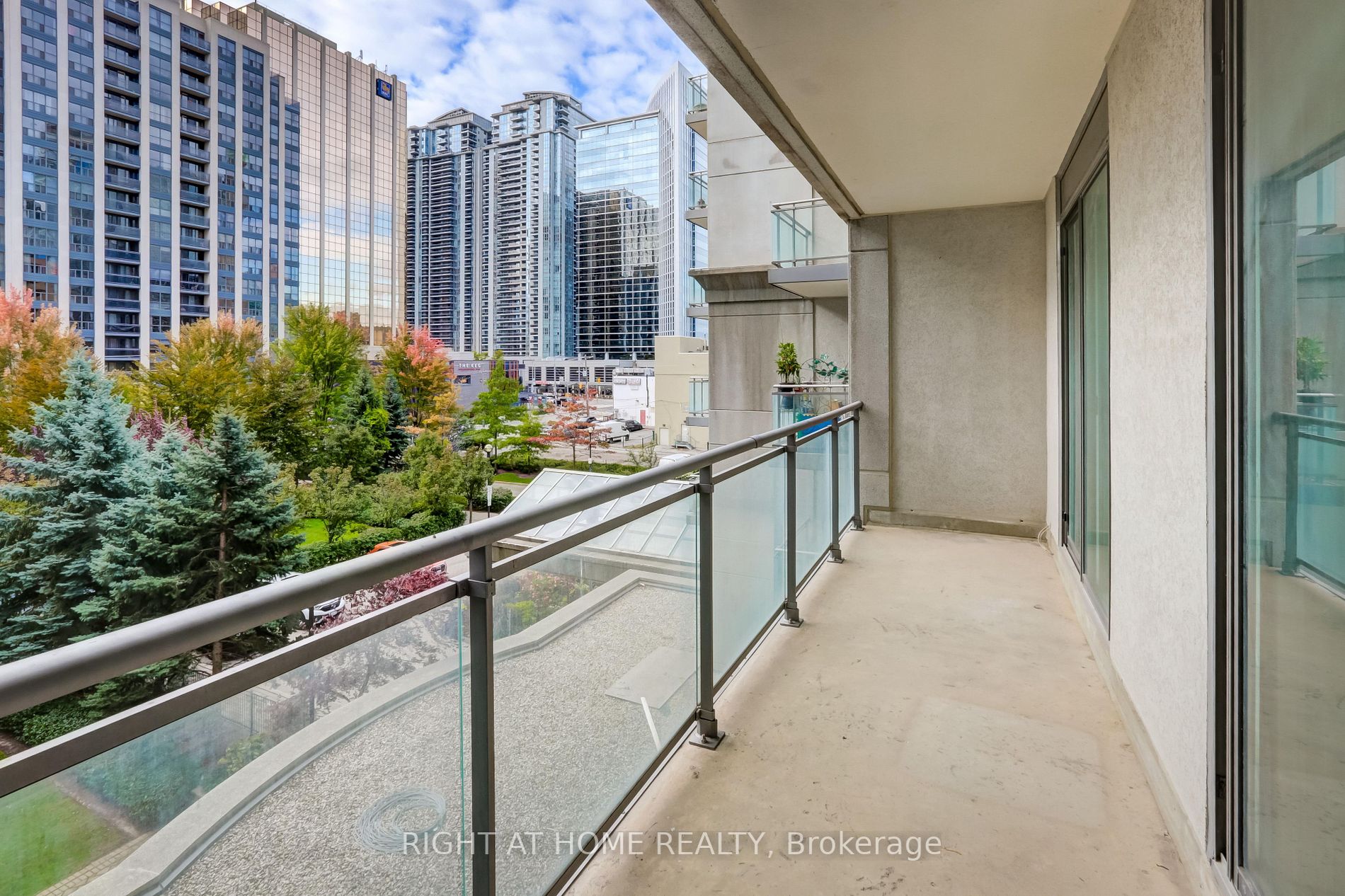 21 Hillcrest Ave 405