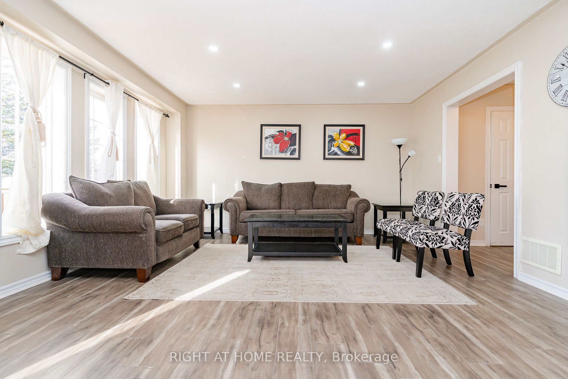 27 Quail Feather Cres