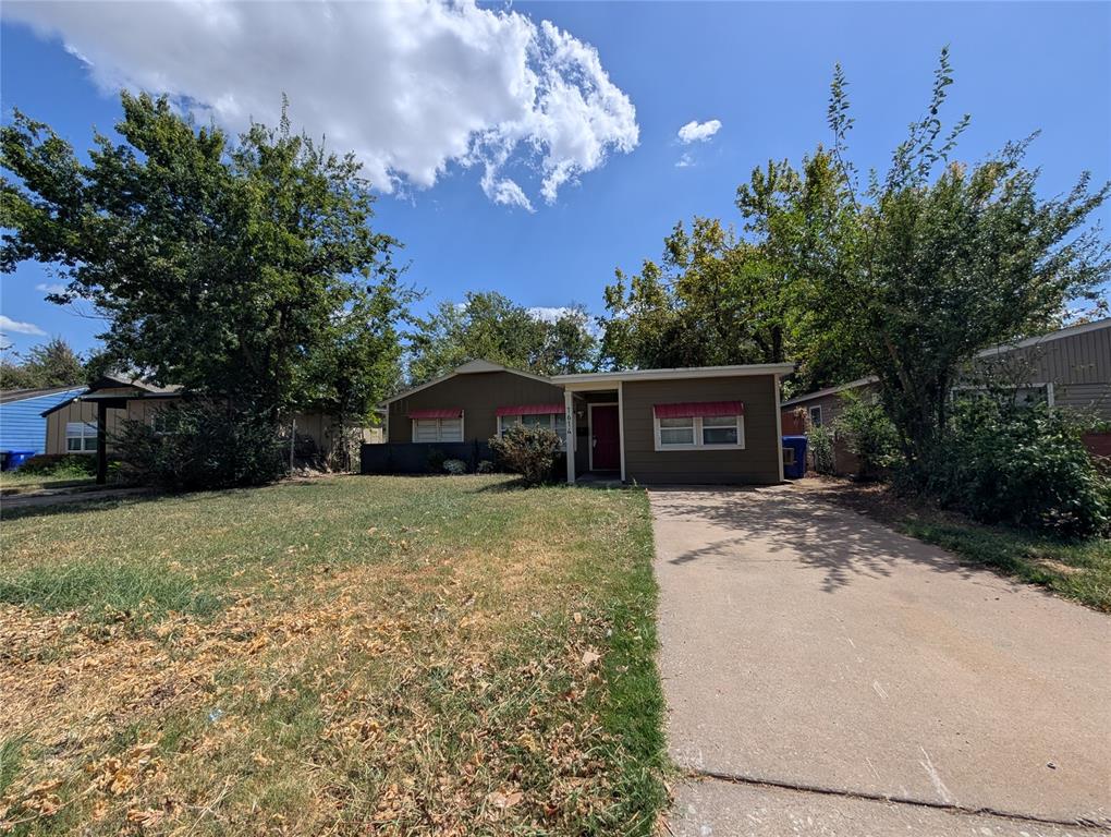 Check out this cute home. It features 3 beds, an updated bathroom, new flooring in the bedrooms, an updated kitchen with a fridge, a bonus room/2nd living area with a washer and dryer and a huge yard. This home is conveniently located a short drive from schools, restaurants, parks, golf courses, shopping, highways and much much more. This is a MUST SEE!