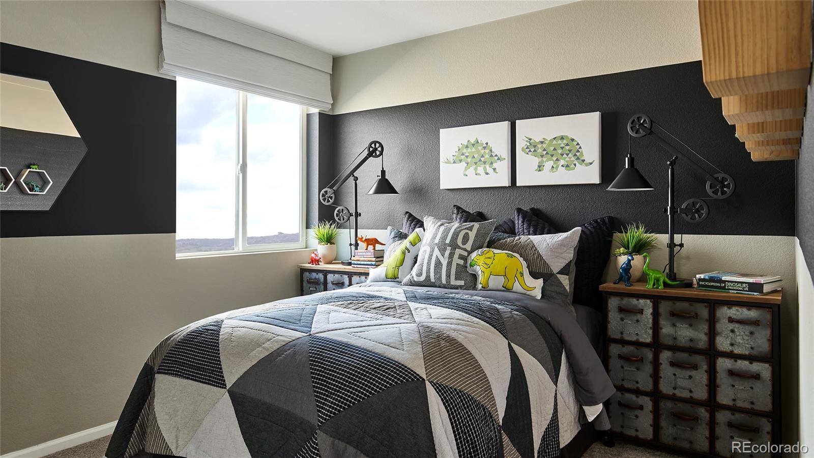 6623 N Ceylon Street