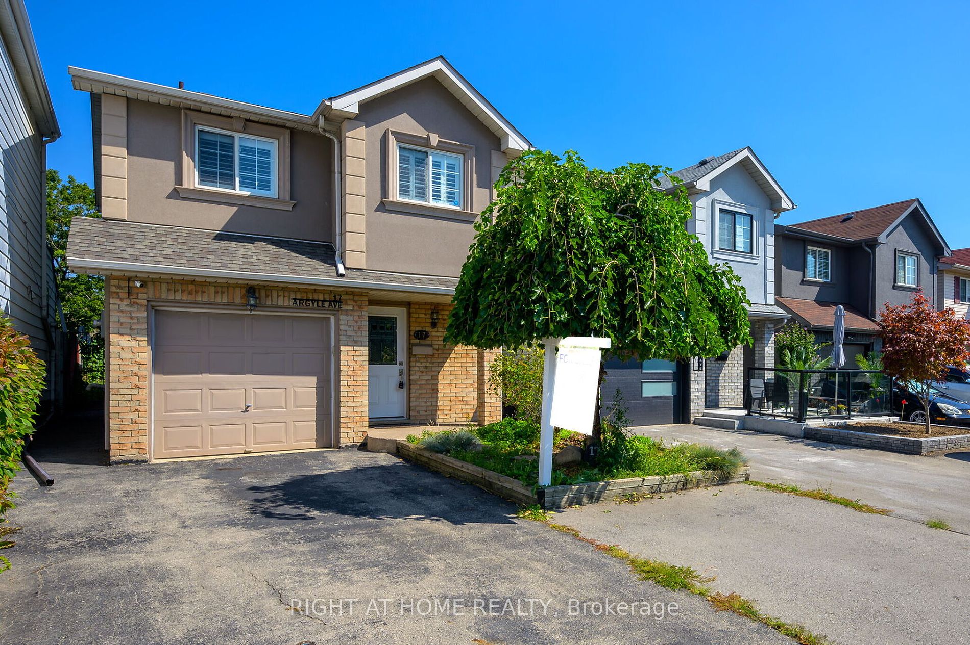 17 Argyle Ave