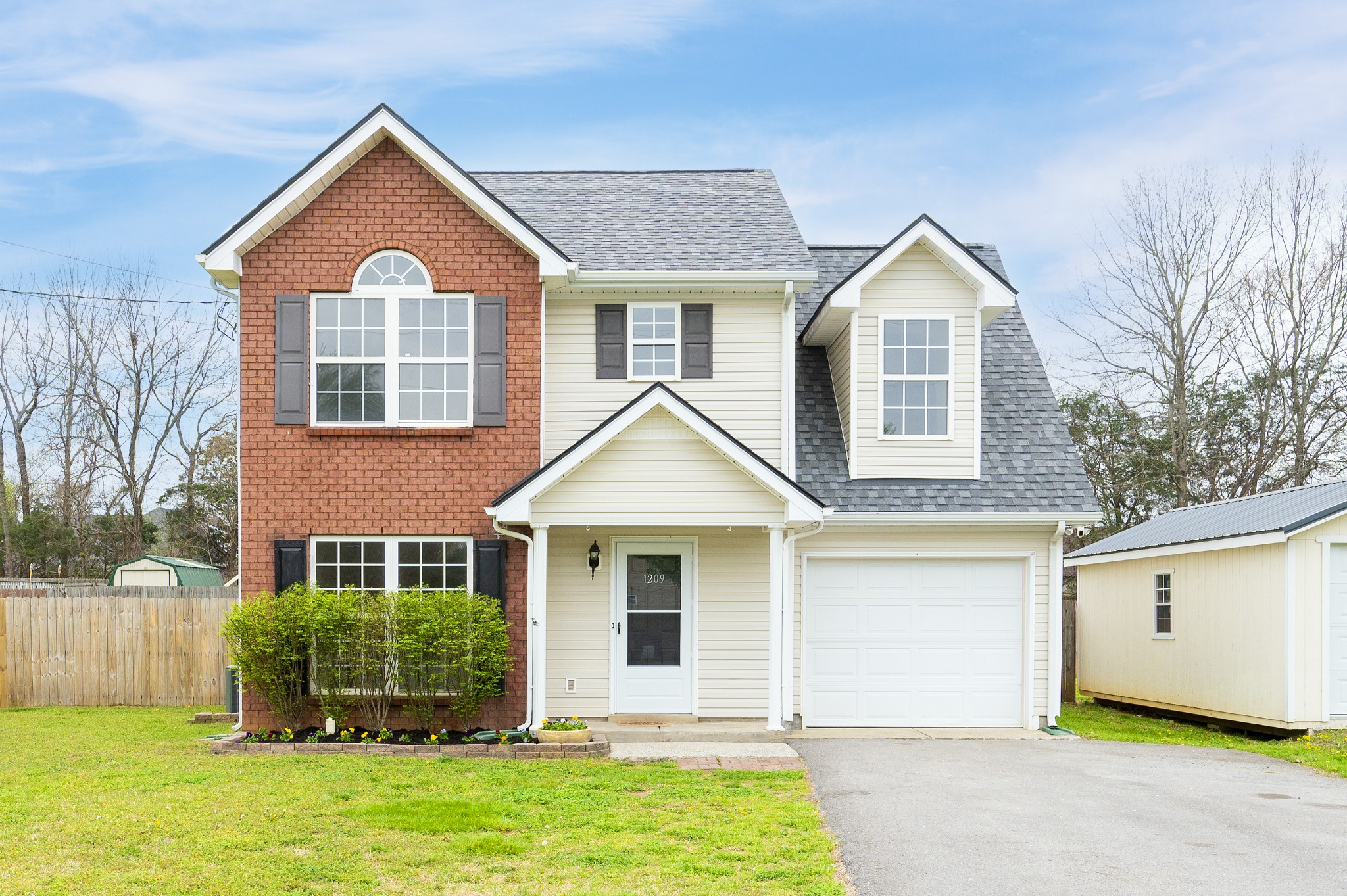 1209 Fall Pkwy — sold