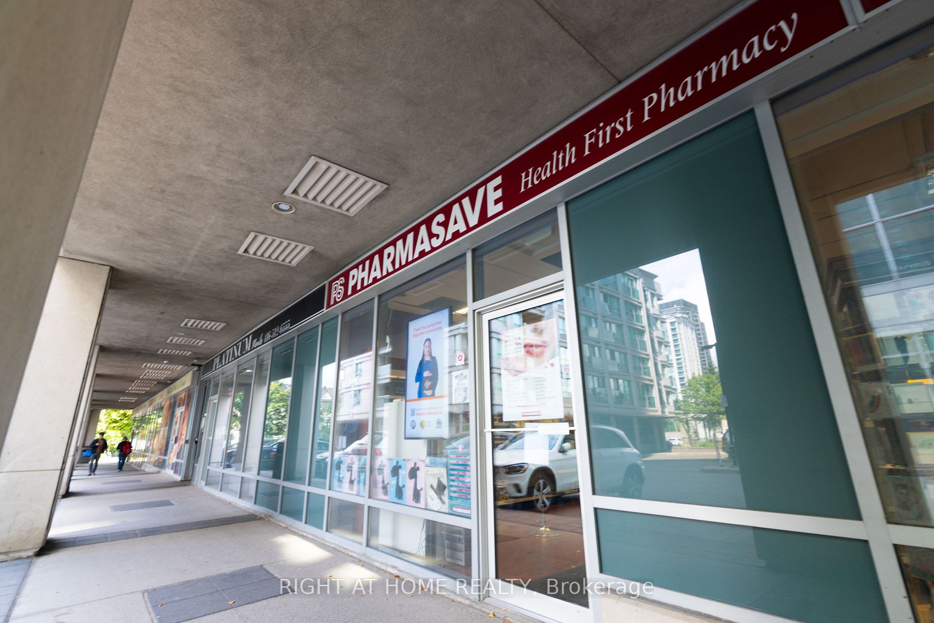 16 Harrison Garden Blvd 209