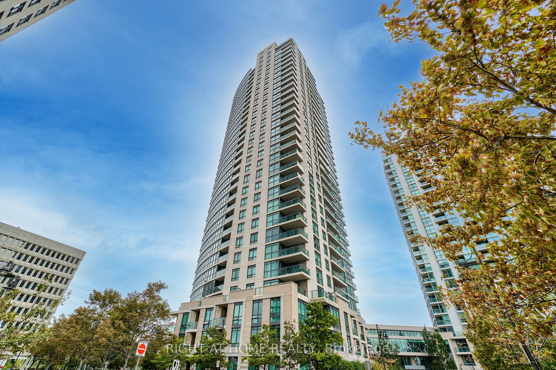 225 Sherway Gardens Rd 1210