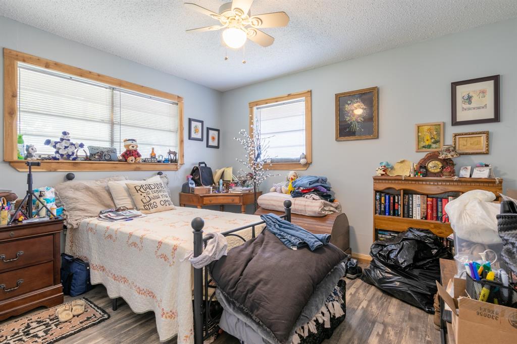 1004 Holiday Circle