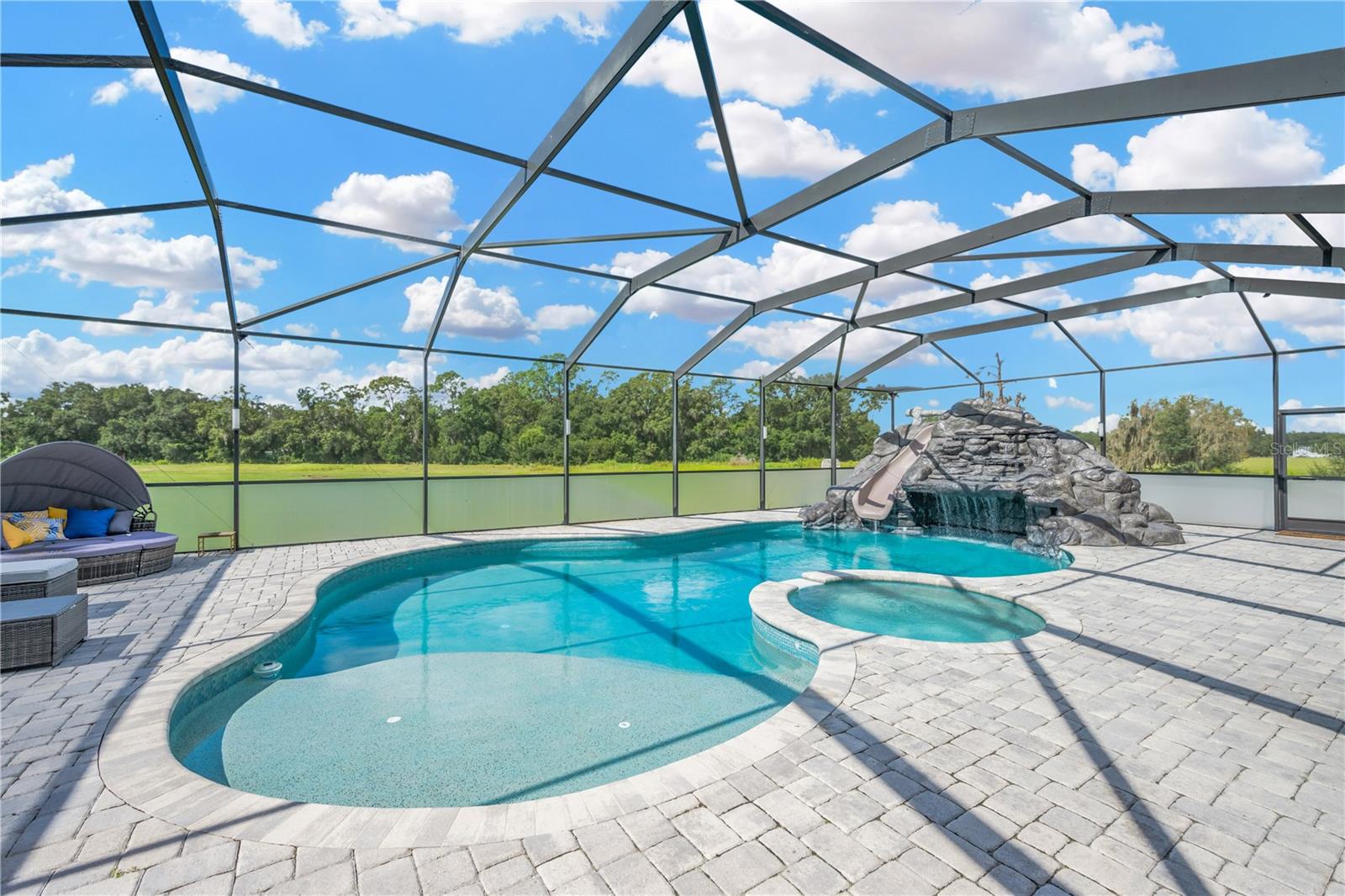 2850 Saddle Ridge Lane