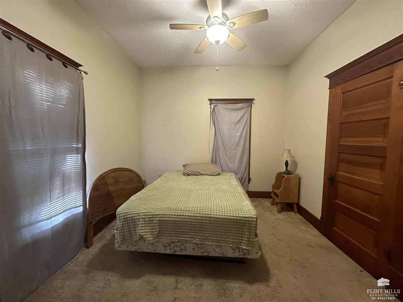 114 W Chestnut Street