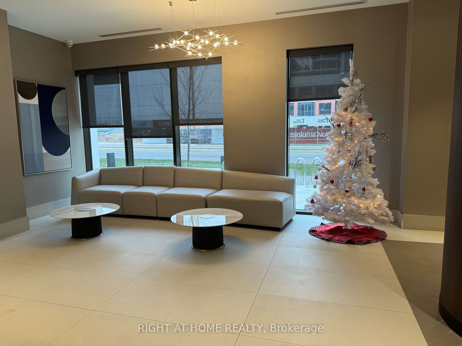 2550 Simcoe St N St 2403