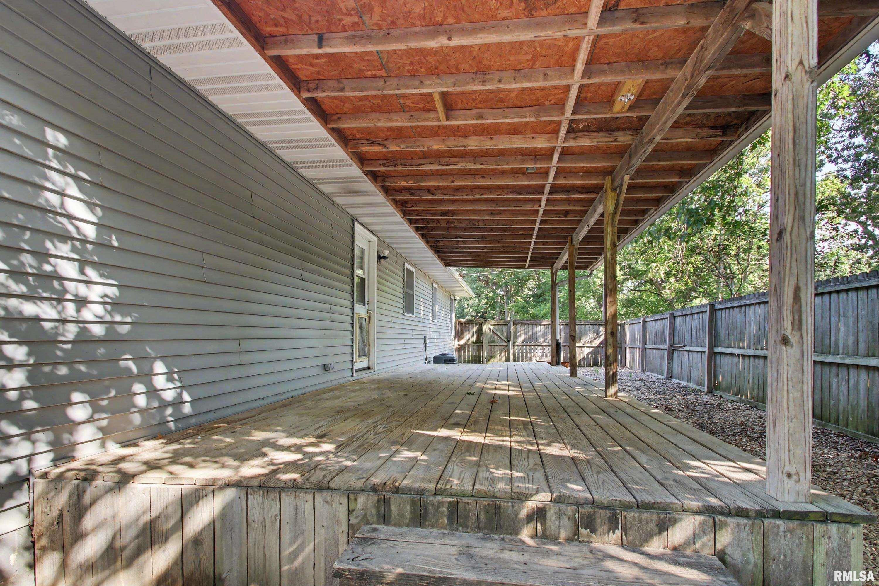 530 Hickory Grove W