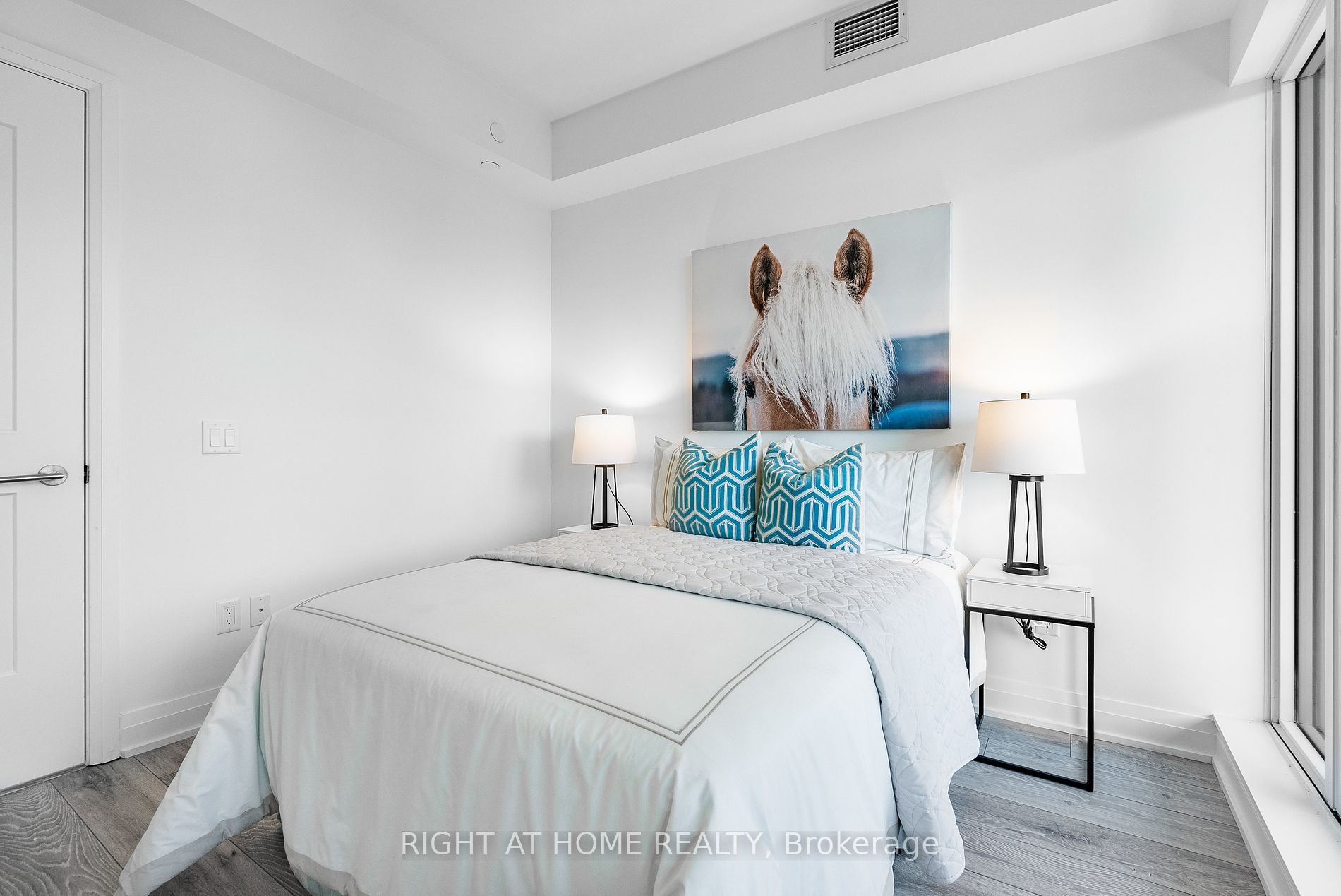 21 E Park St 802