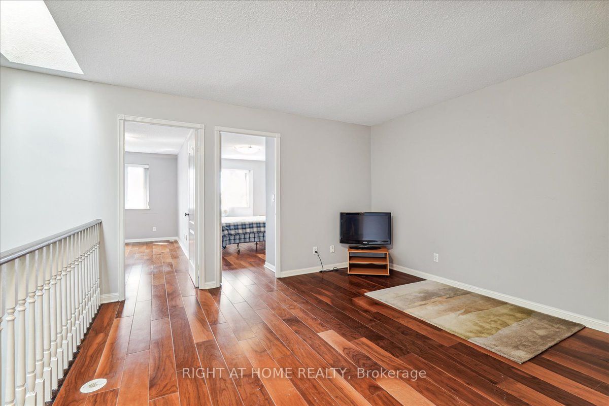 1881 Mcnicoll Ave 558