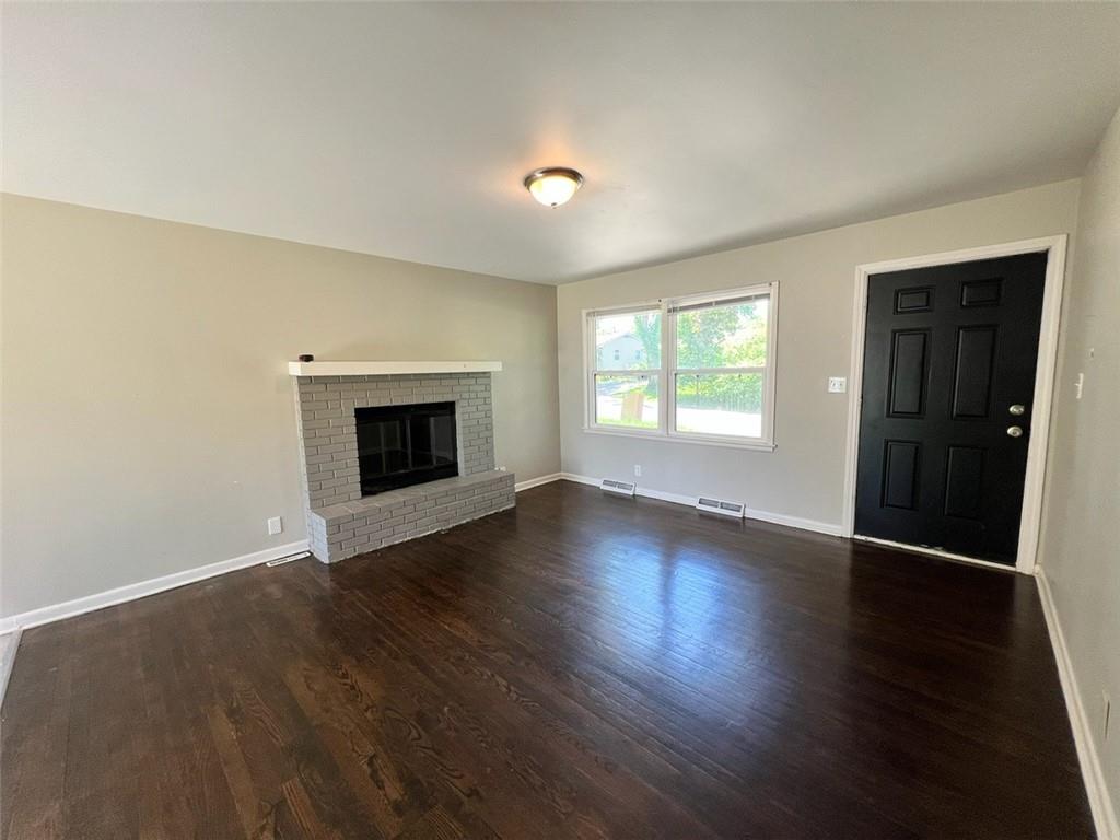 3407 S Claremont Avenue