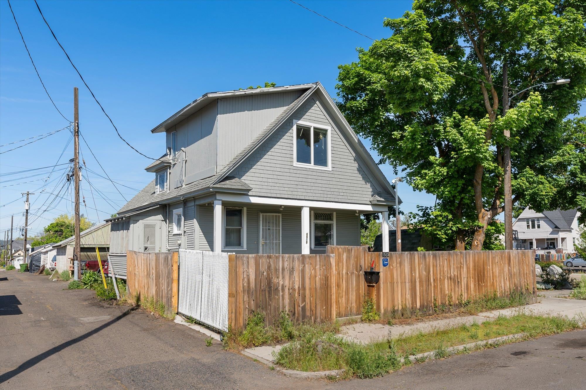 1515 N Cedar St