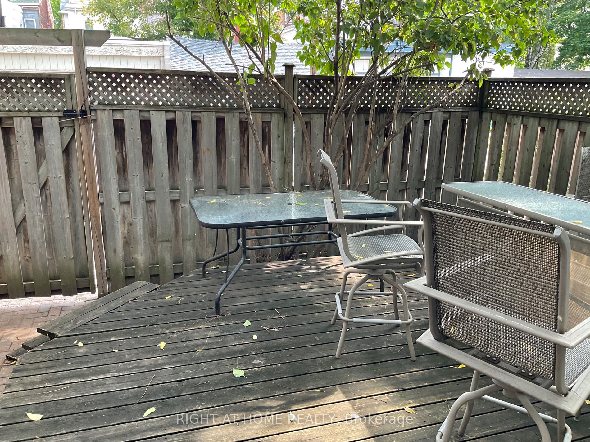 223 Beverley St Room A