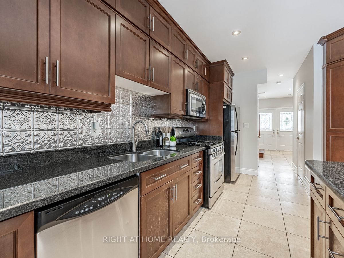 69 Mcintosh St
