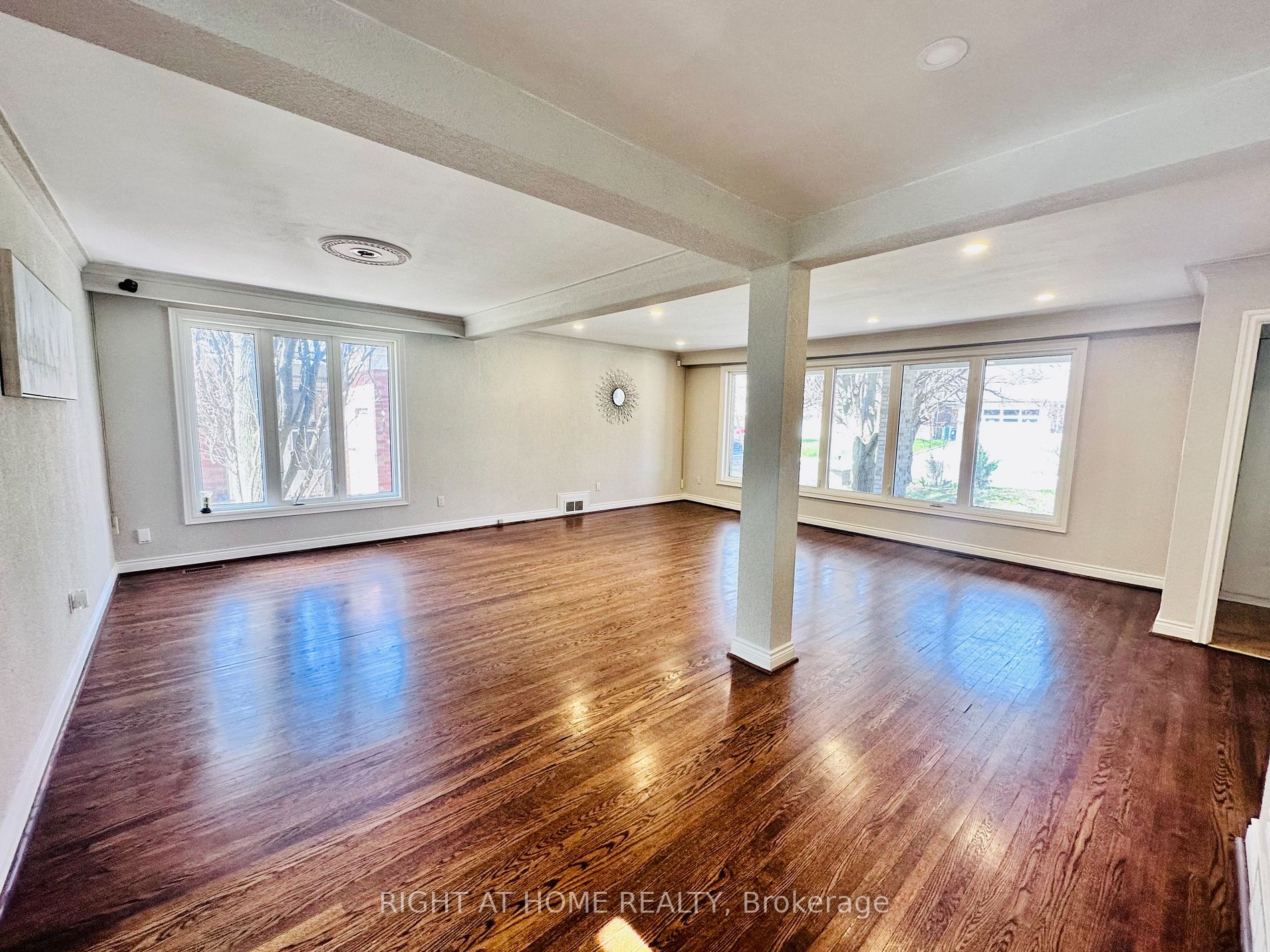 23 Christine Cres