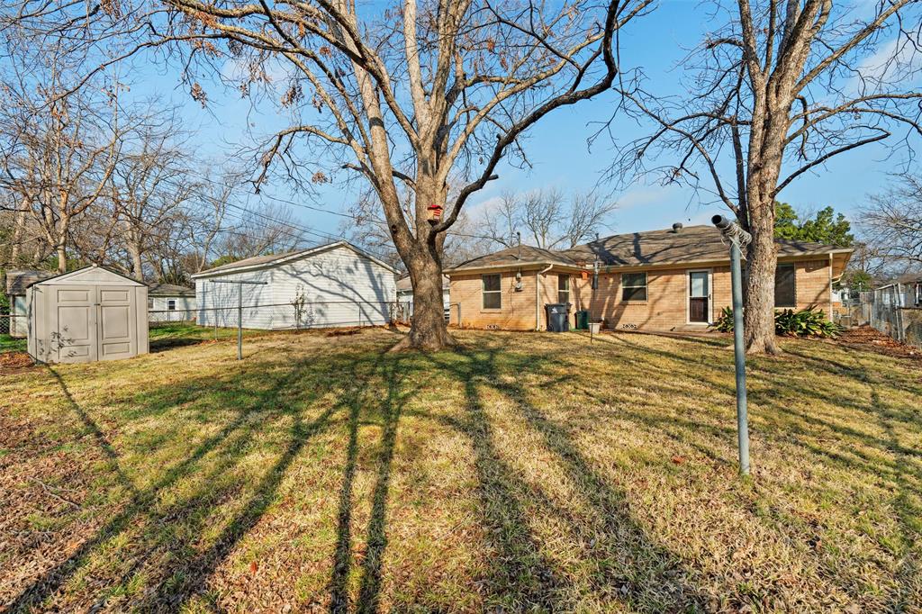 1222 W Lovers Lane