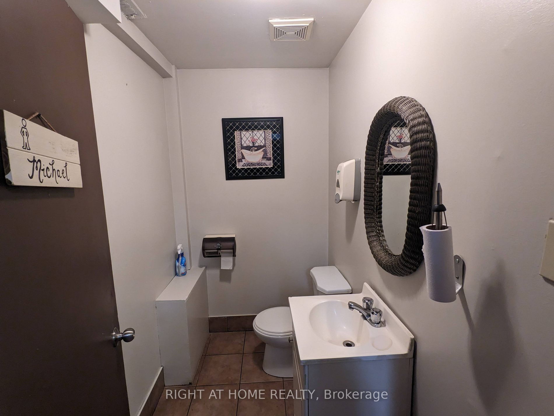 93 E Winchester Rd