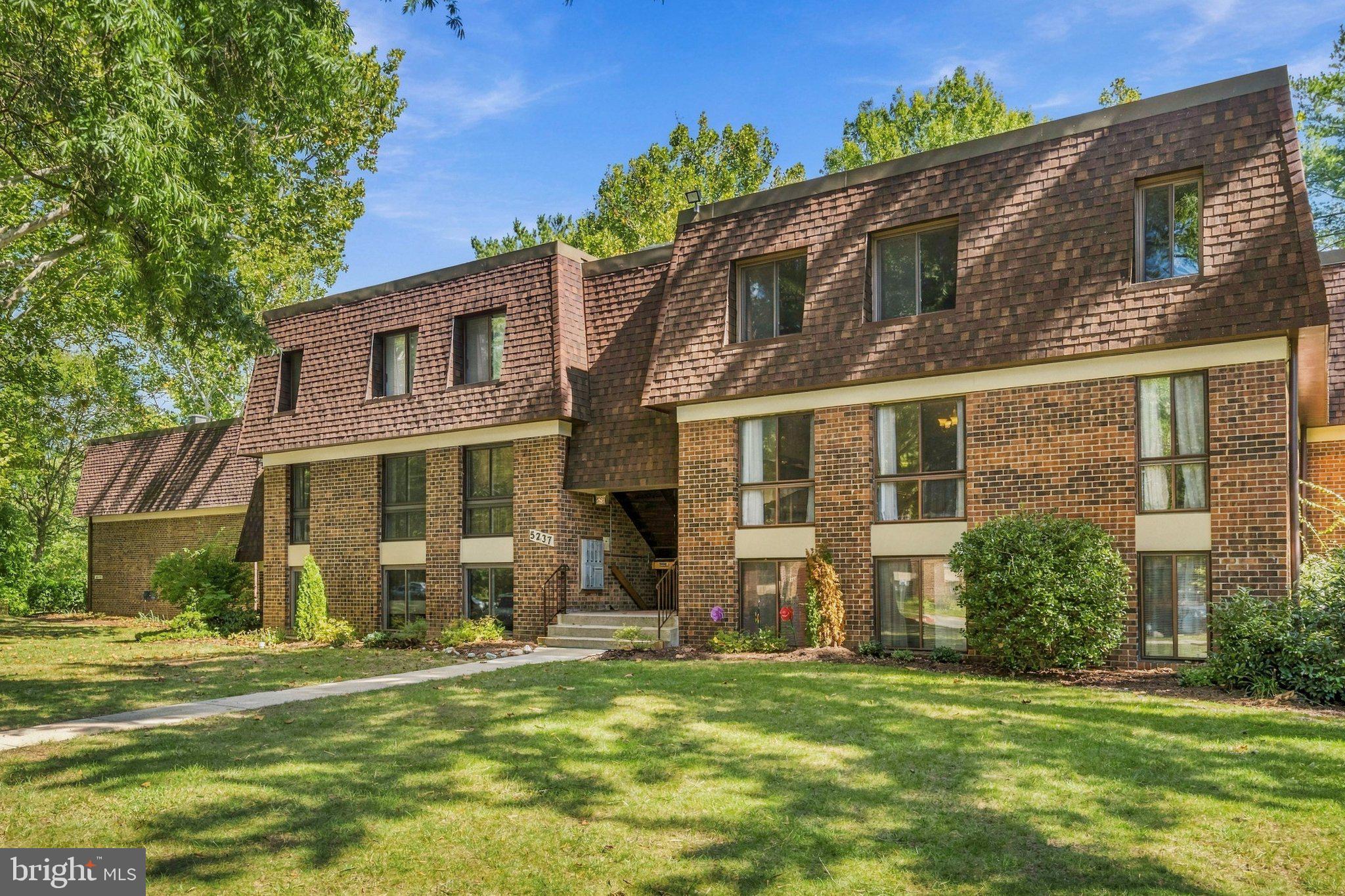 5237 W Running Brook Road 202