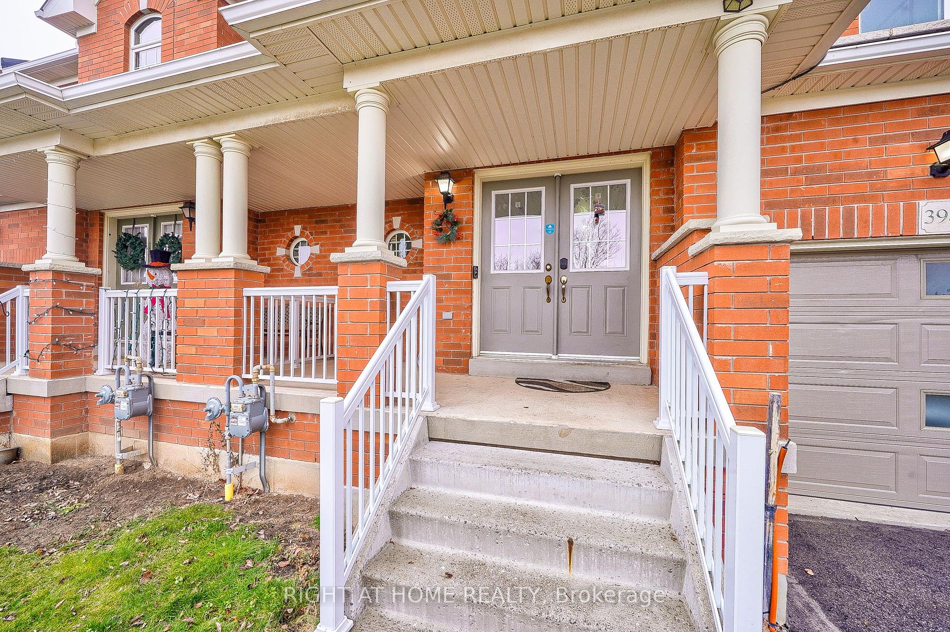 398 Messure Cres