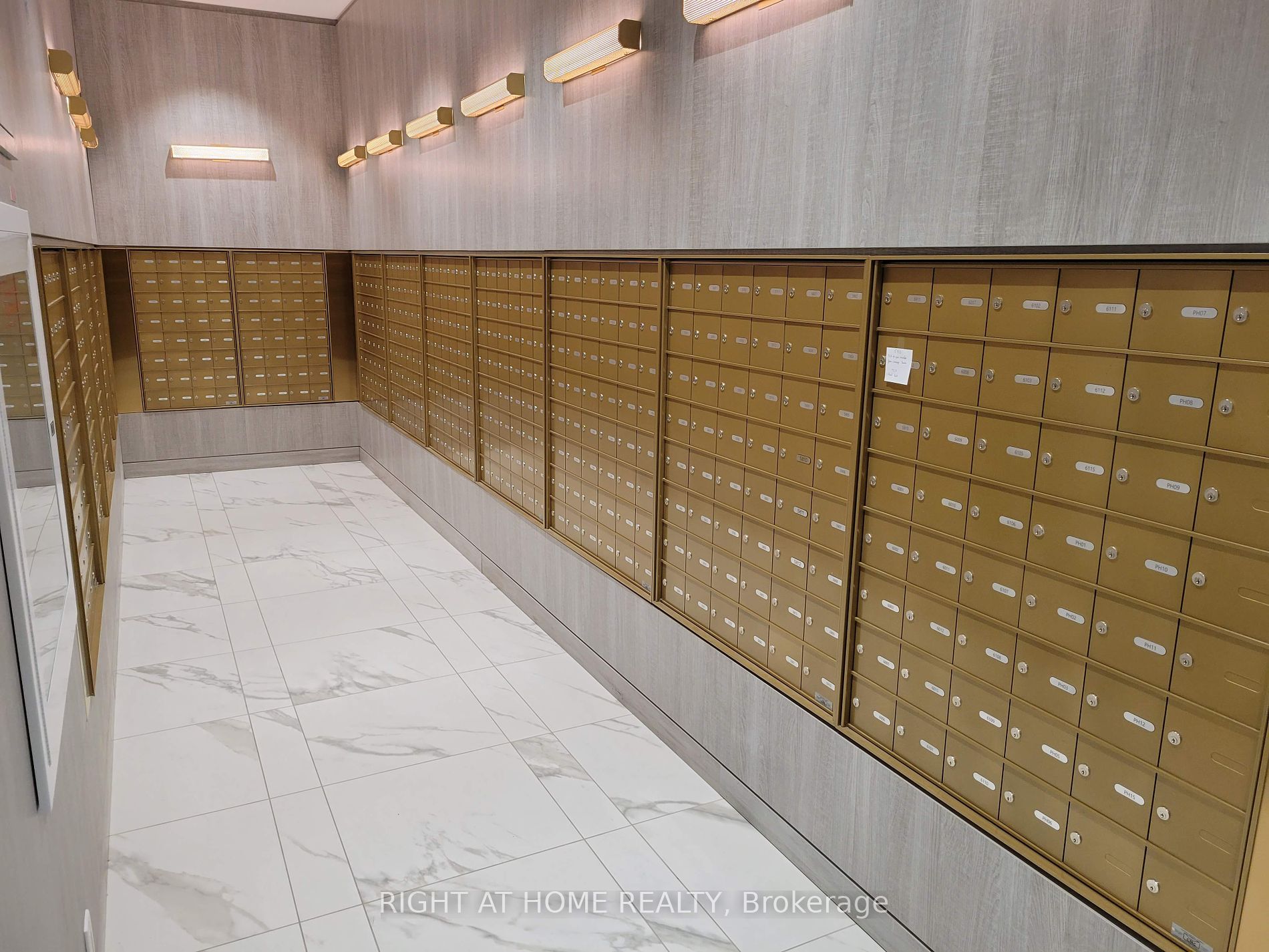 950 Portage Pkwy 6107