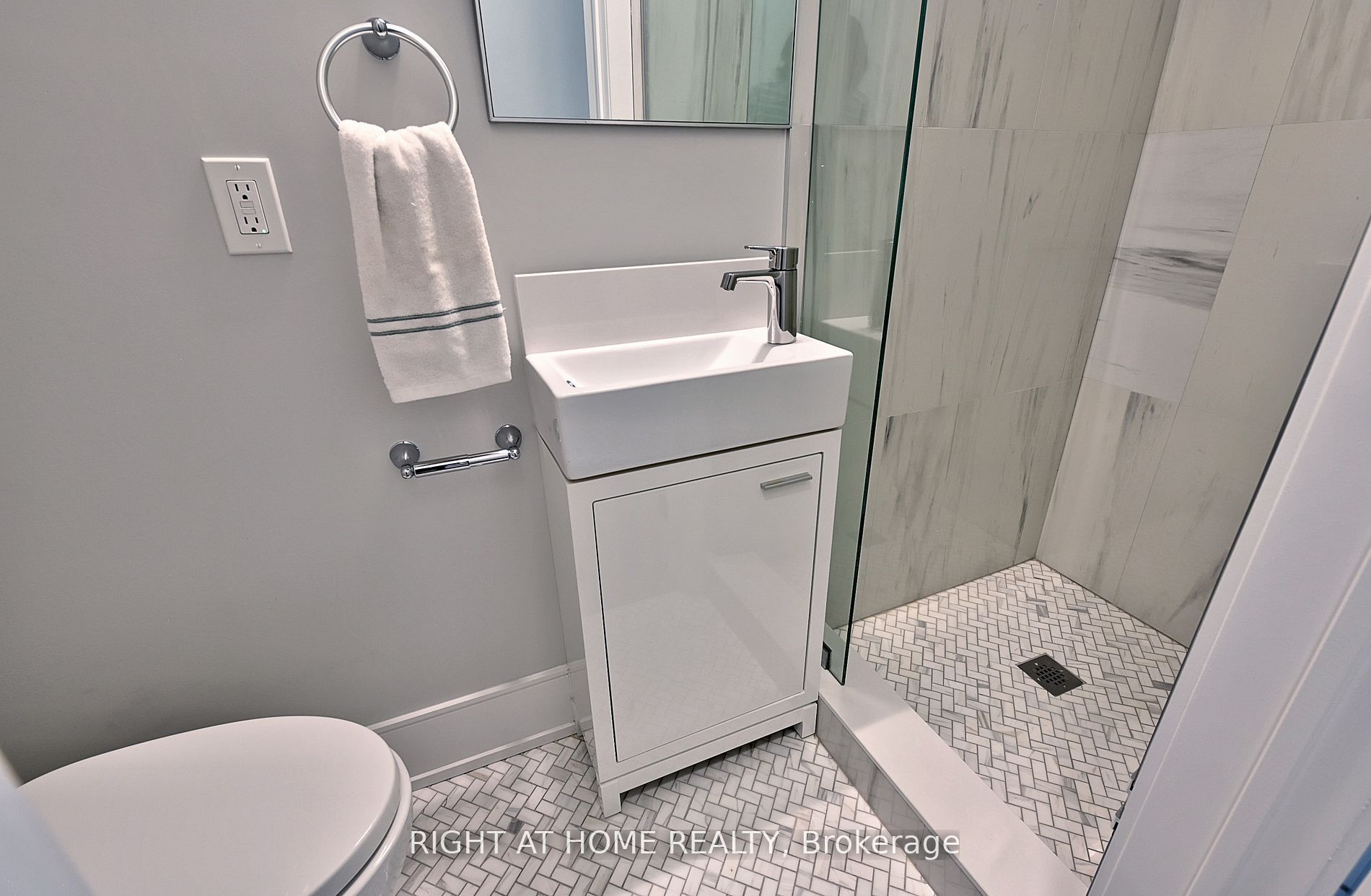 131 Brock Ave # 2