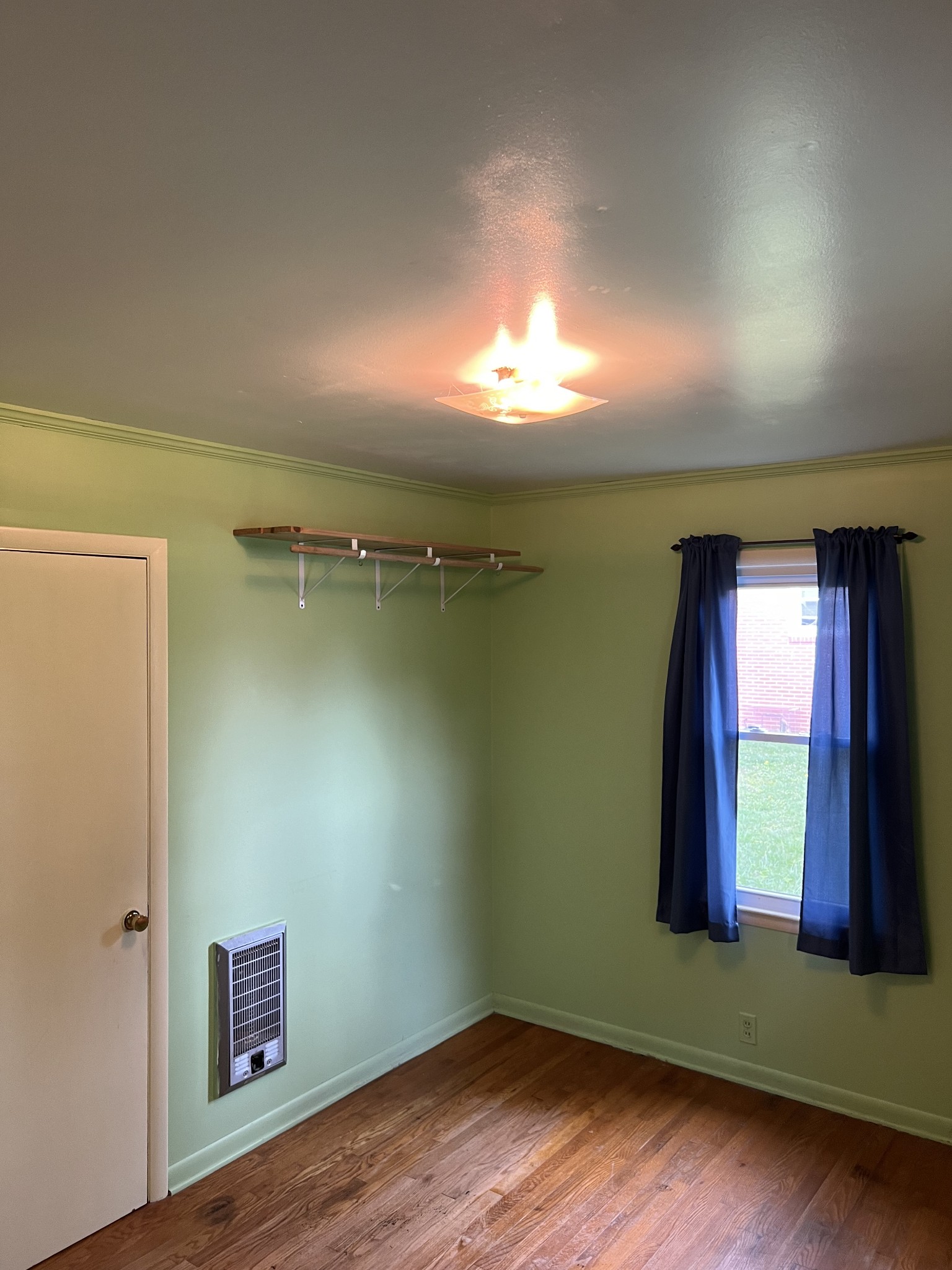 350 Lagoon Dr
