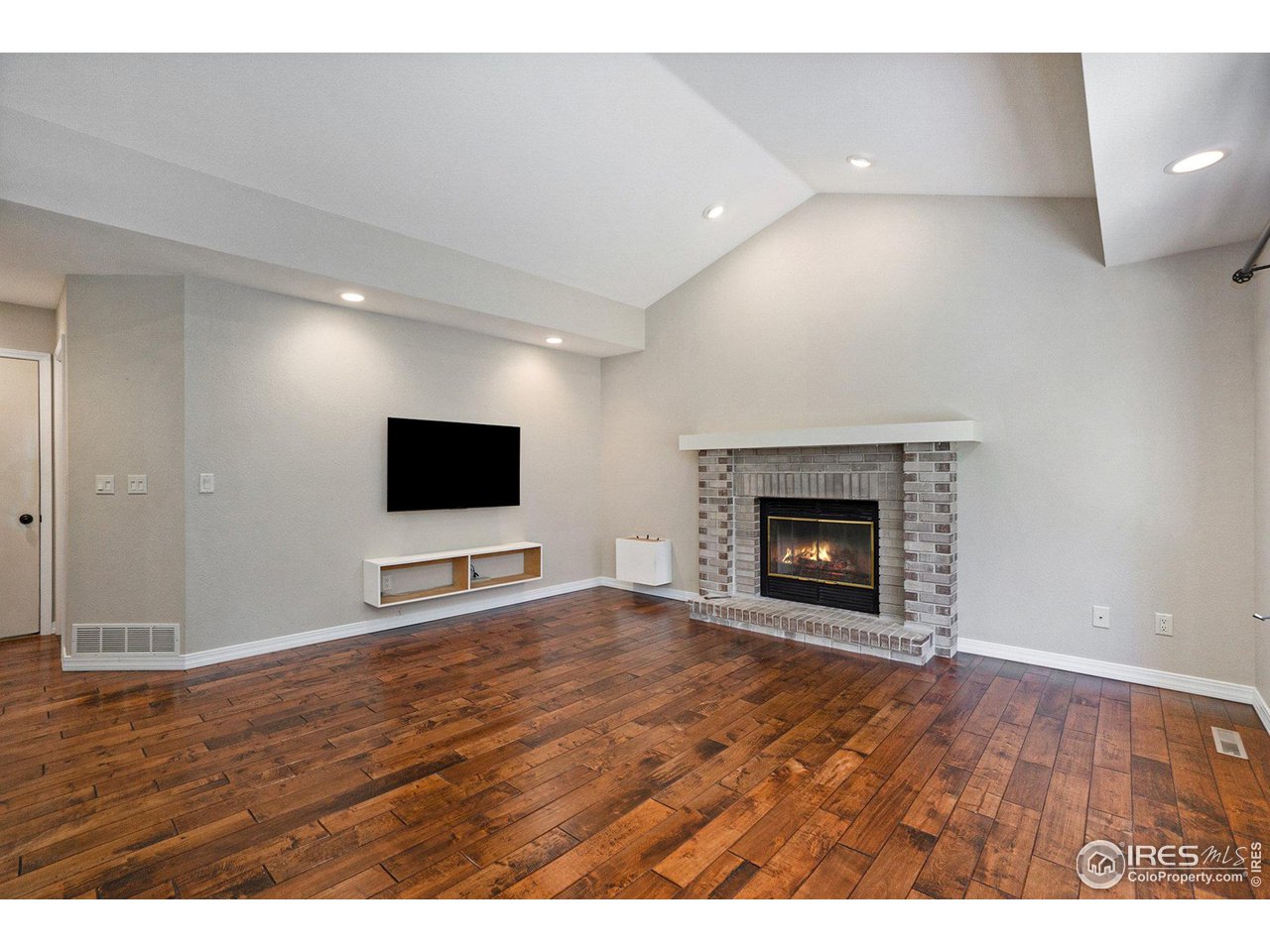 3000 Lisette Ct