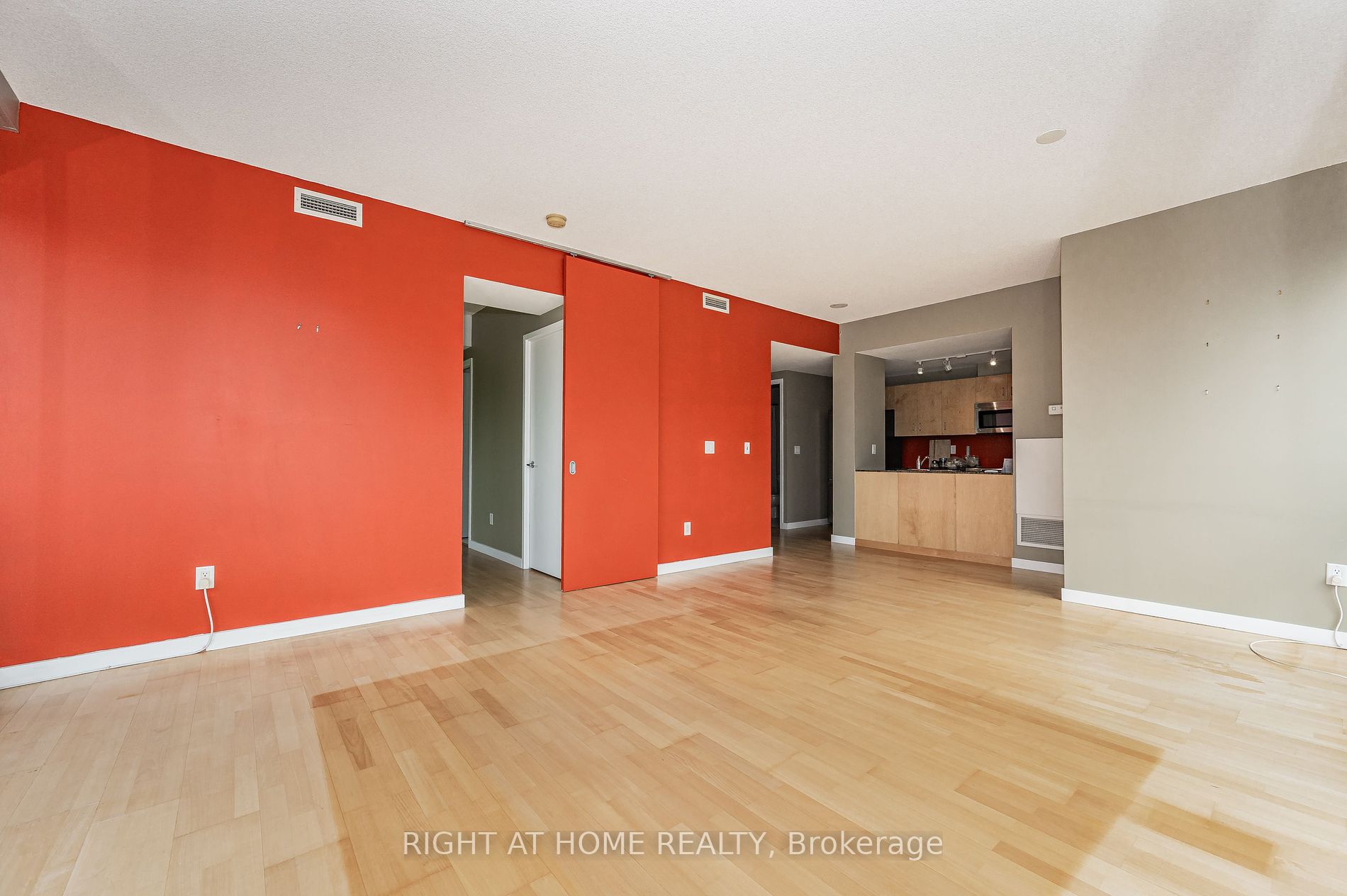 281 Mutual St 1701