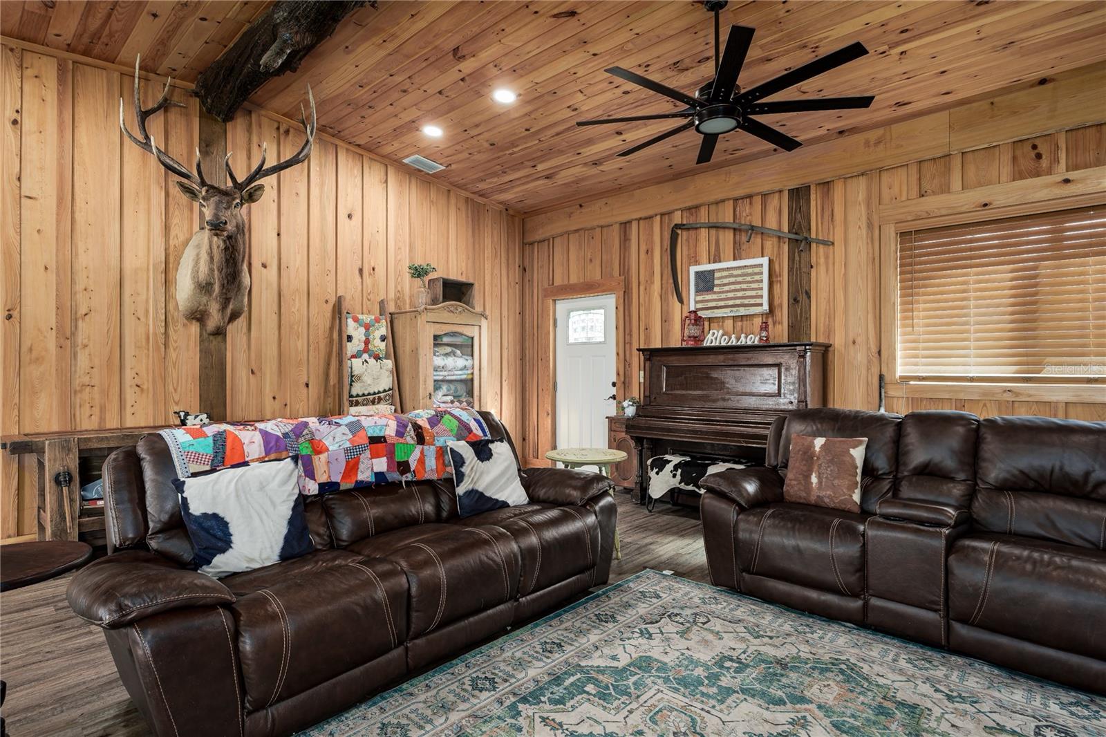 1126 & 1144 County Road 665