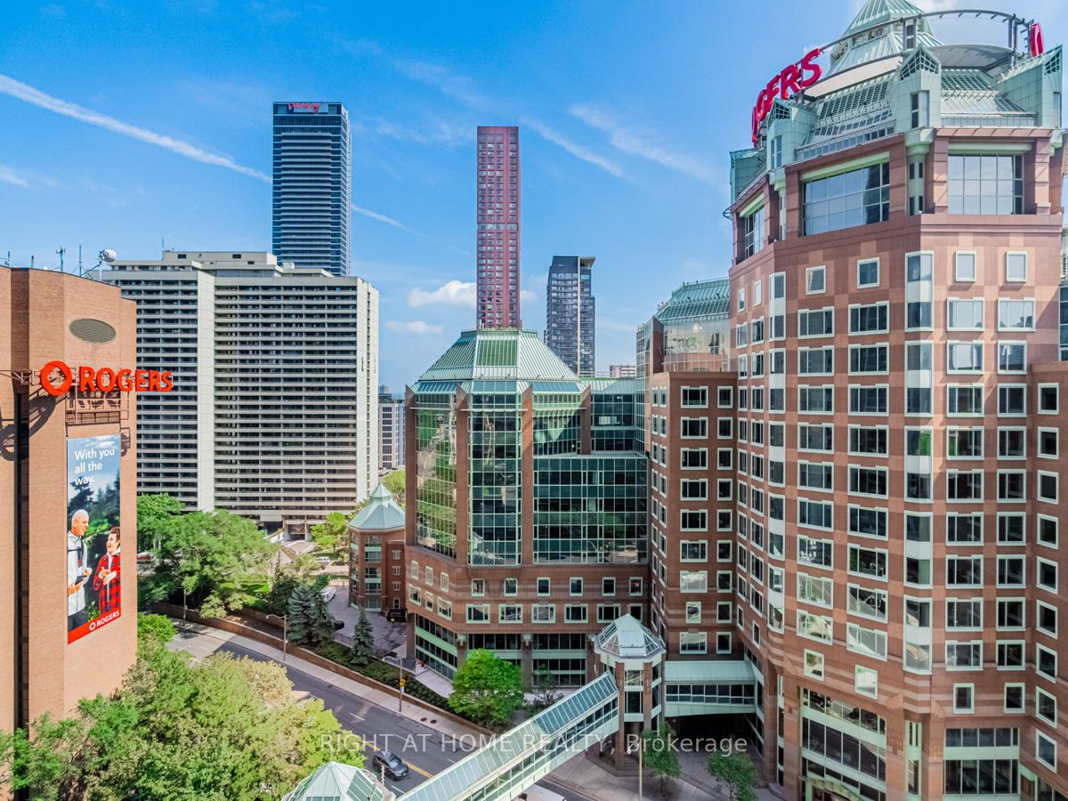 110 E Charles St 1508