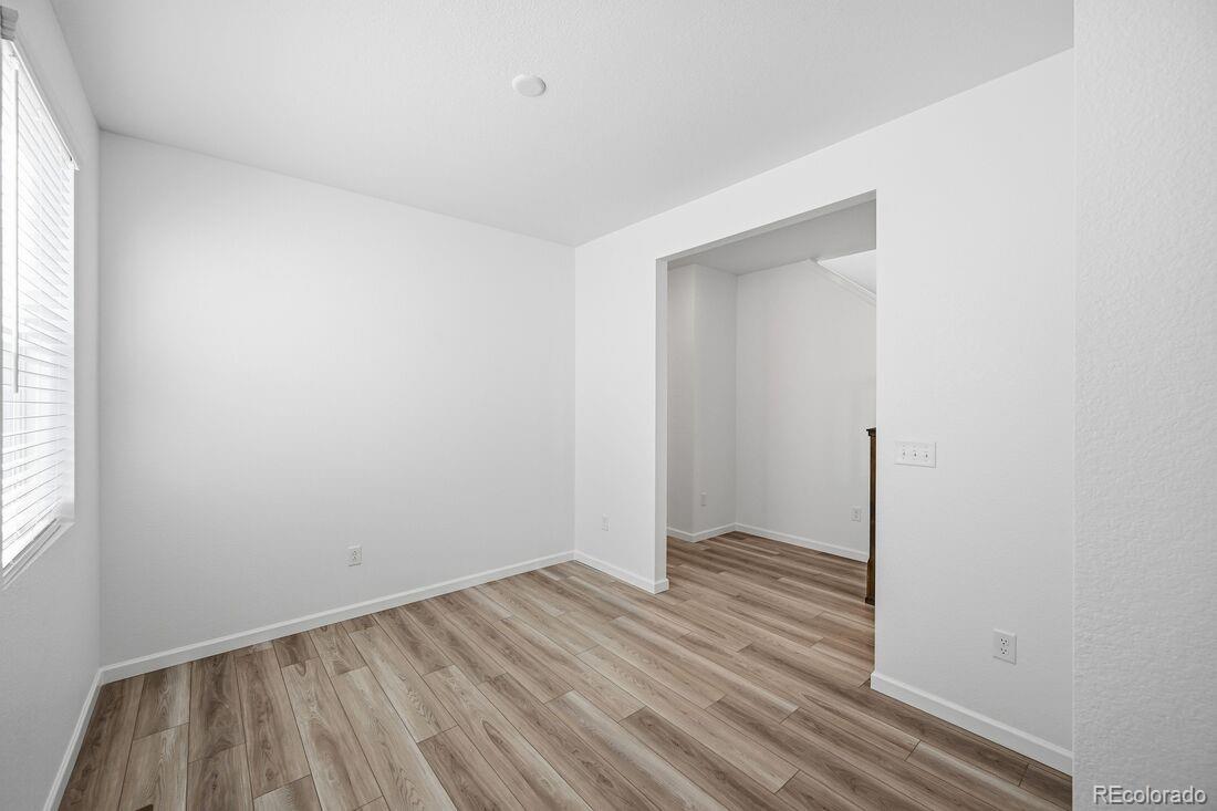 1185 Prospect Aly
