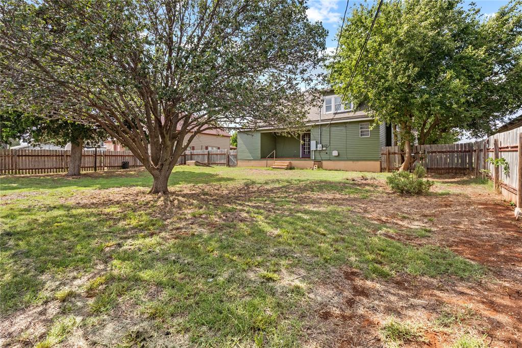 108 W Tom Stafford Street