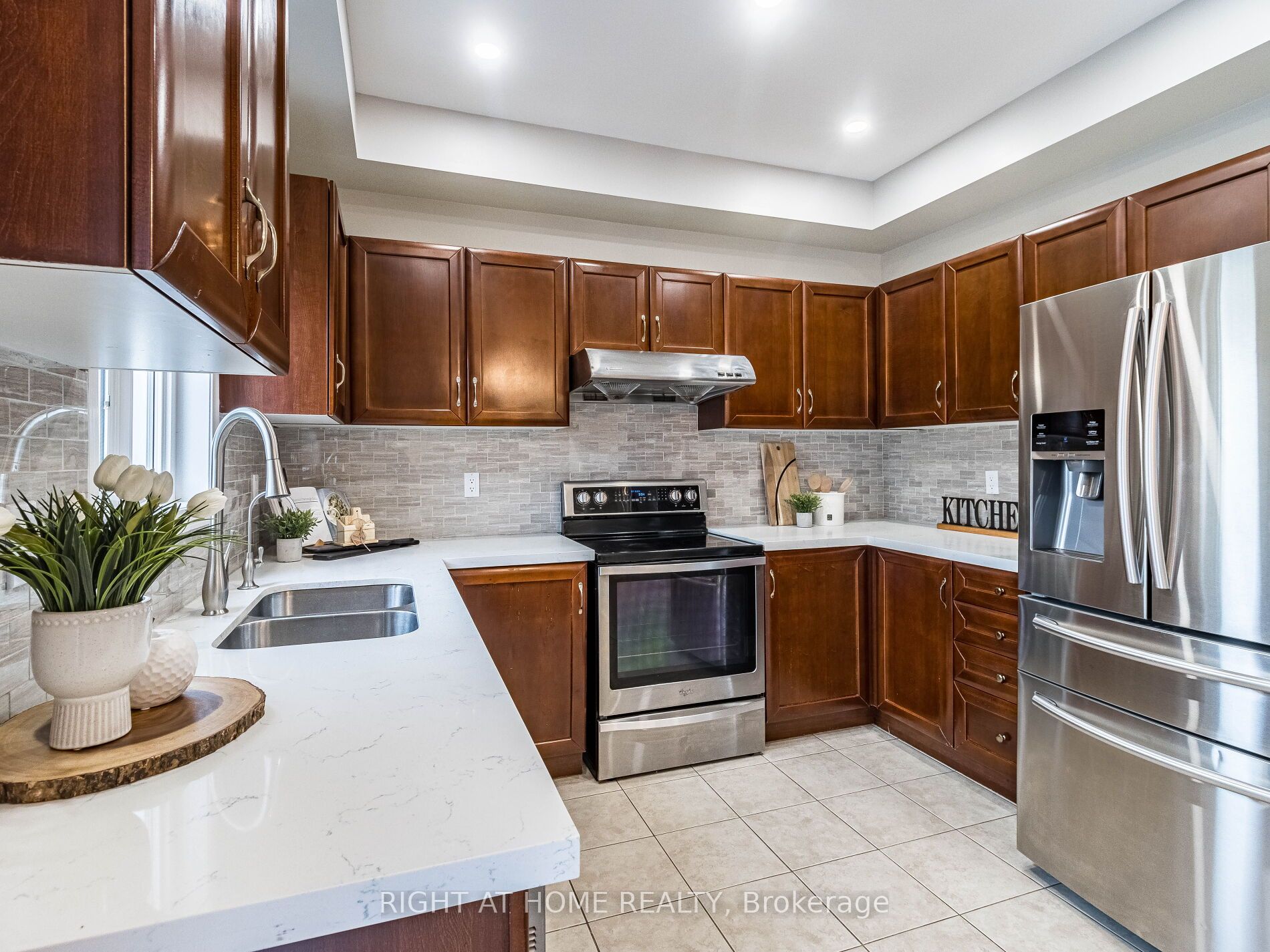 956 Ormond Dr
