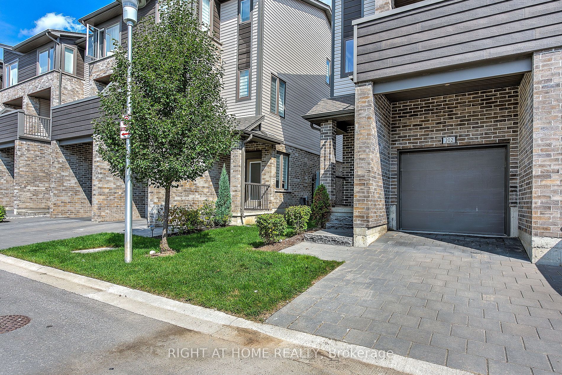1960 Dalmagarry Rd 202