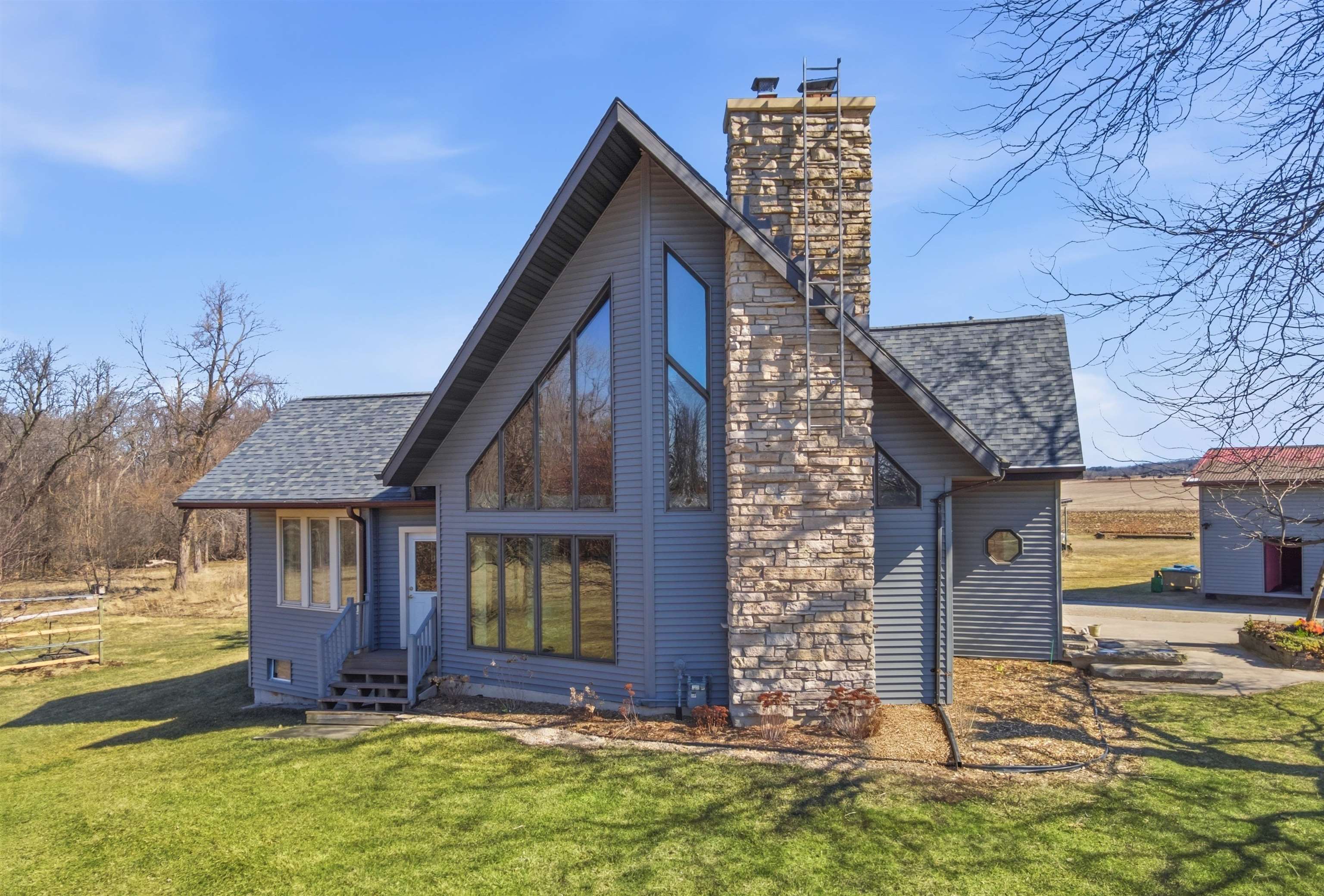 N4640 Lakeshore Drive