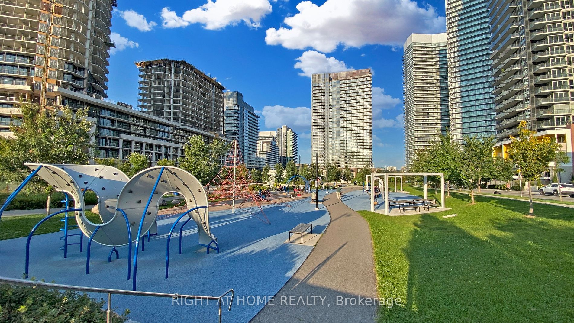 27 Mcmahon Dr 2307