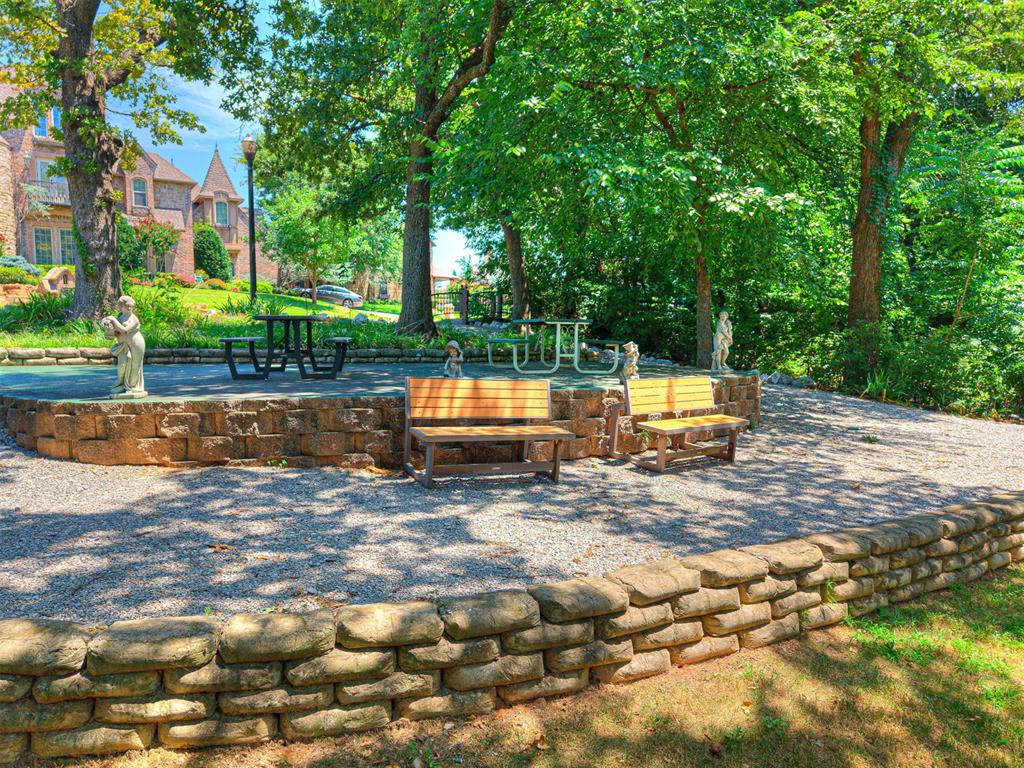 2312 Overholser Court