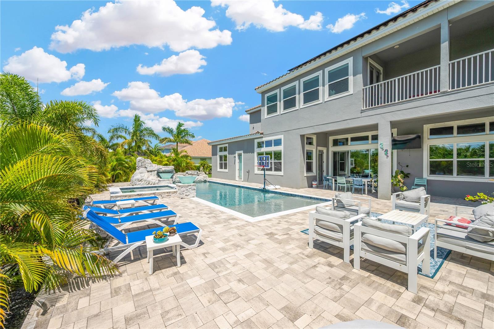 832 Manns Harbor Drive