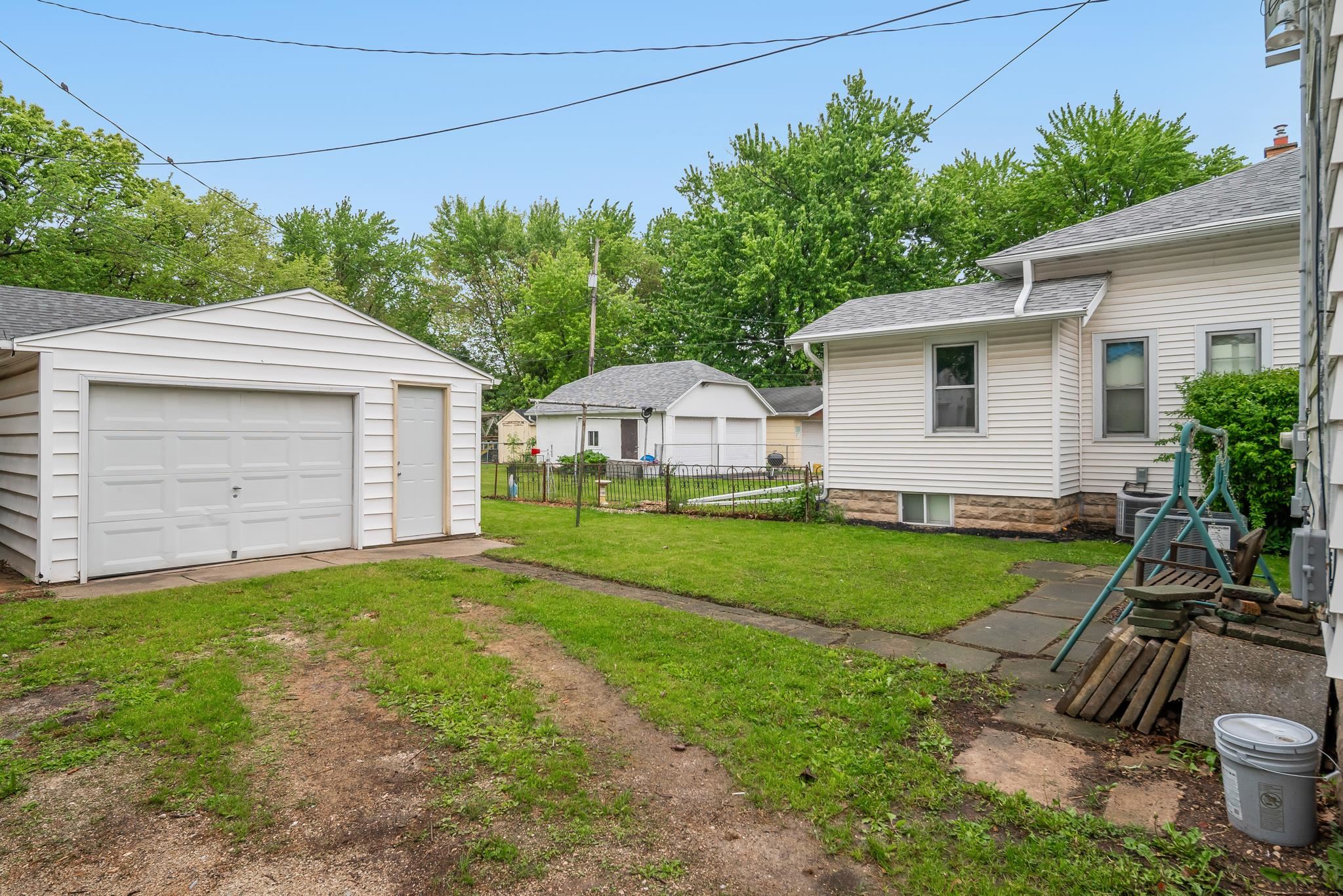 369 W Division Street