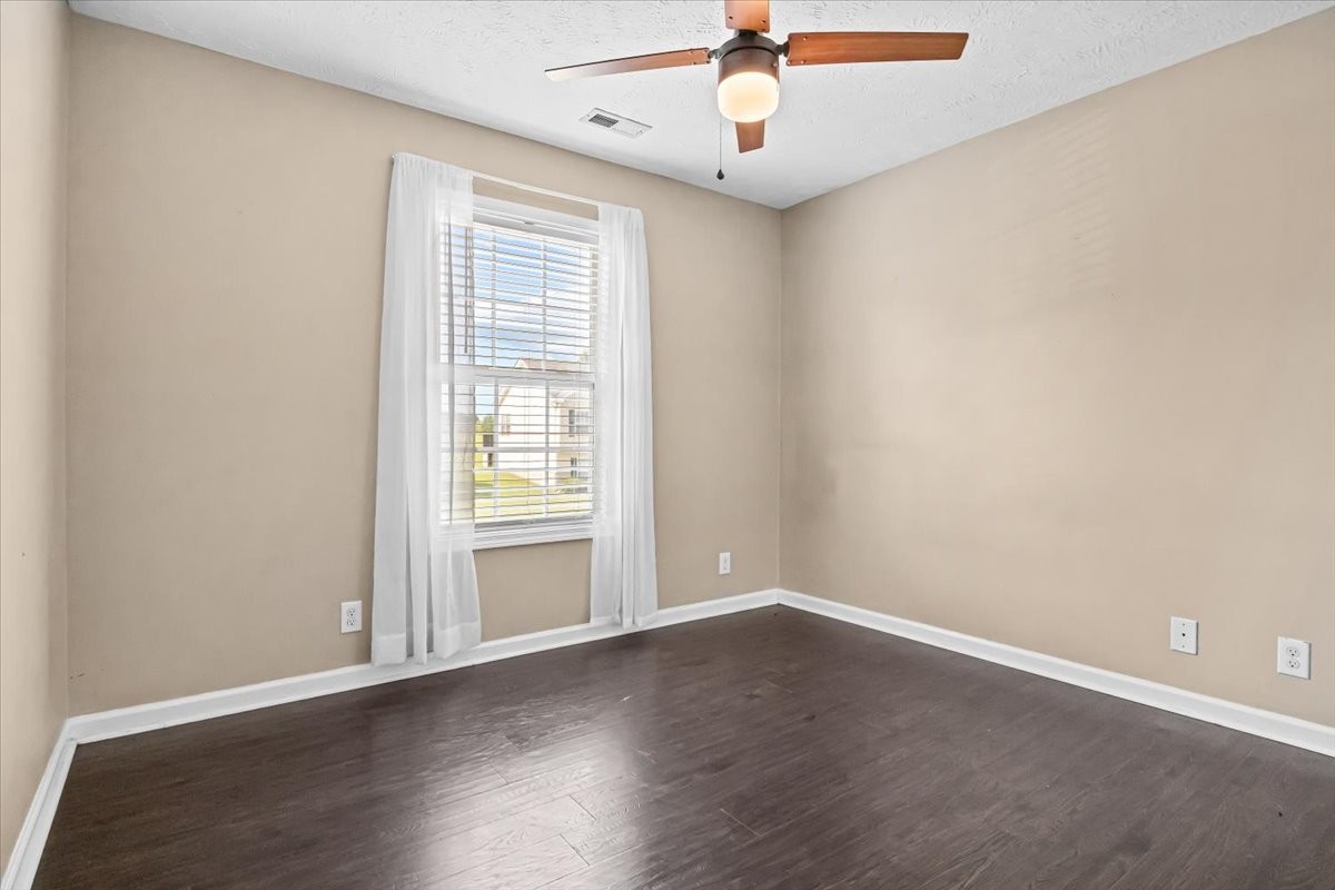 1613 Broad Cir