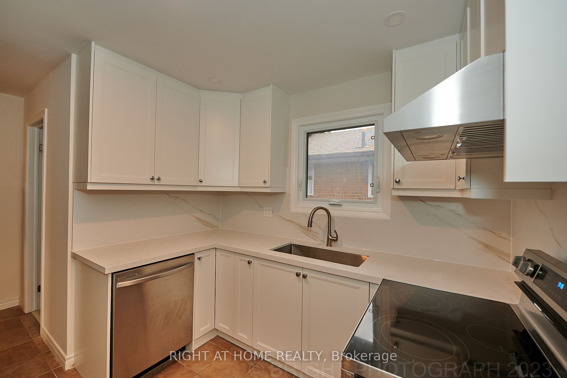36 Ladner Dr Dr