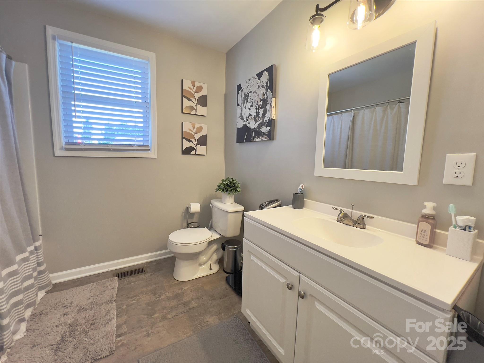2594 Baker Circle