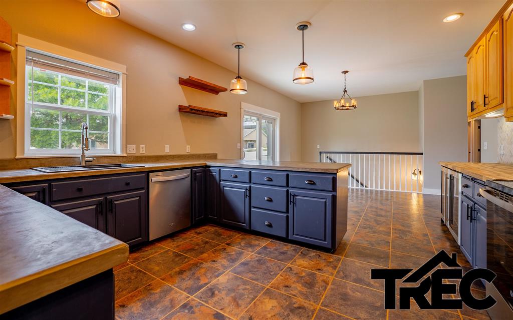 642 Cedarwood